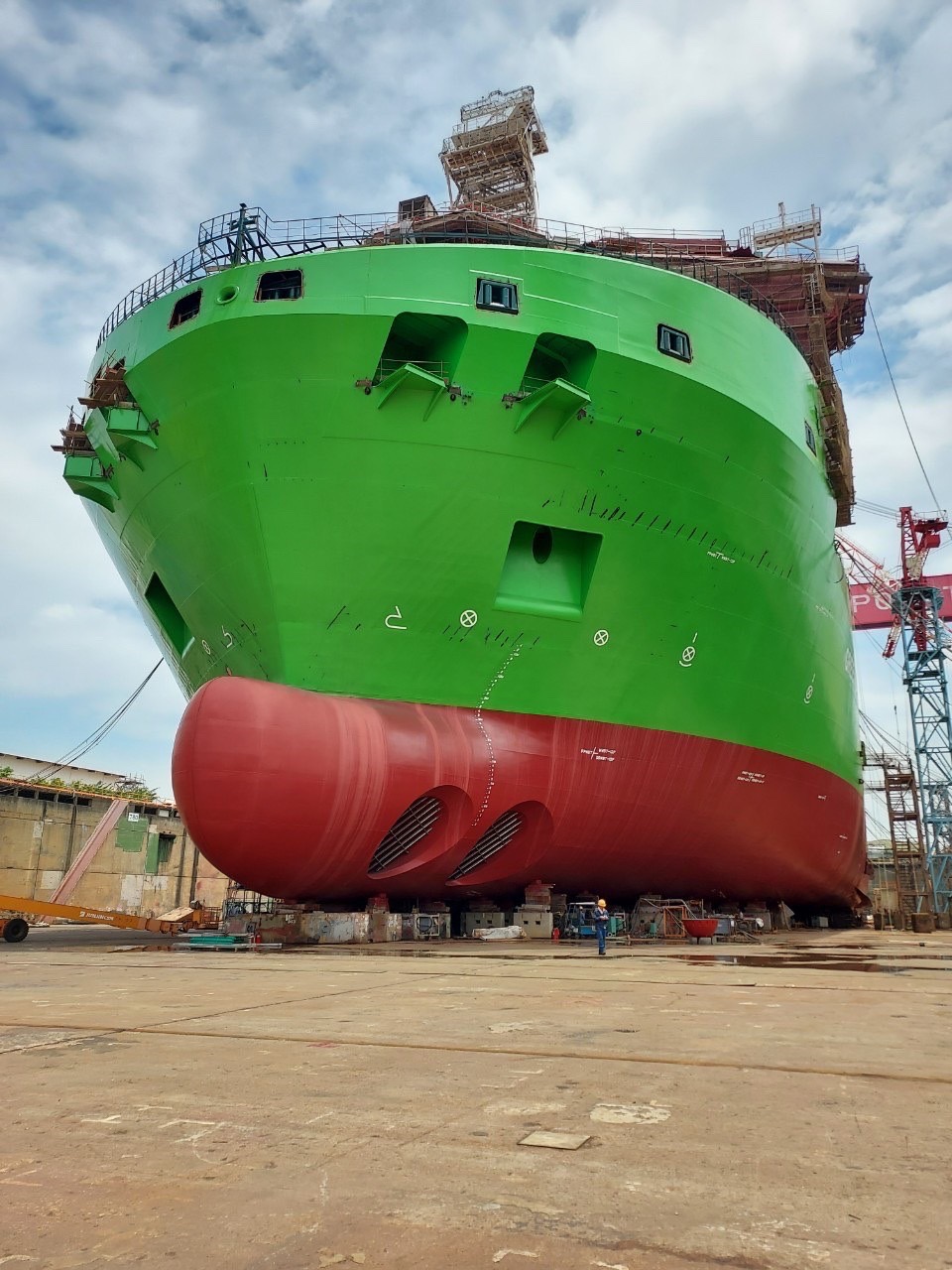 洋上風力発電作業船「環海翡翠號（Green Jade、グリーンジェイド）」：冷間加工・溶接工事
